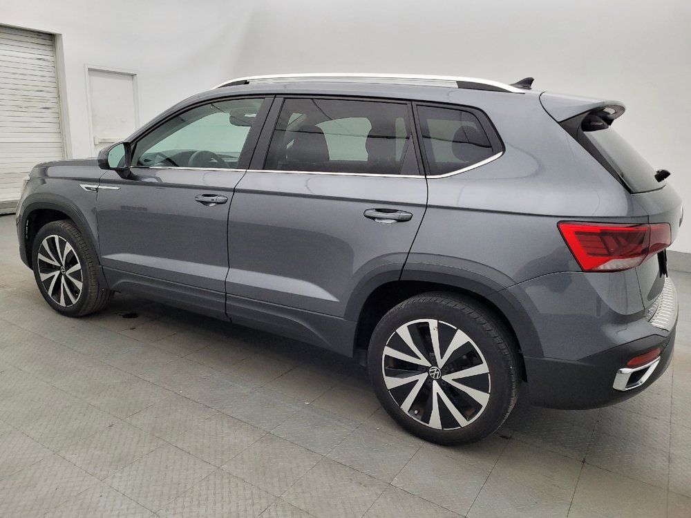 Used 2023 Volkswagen Taos SE FWD image 3