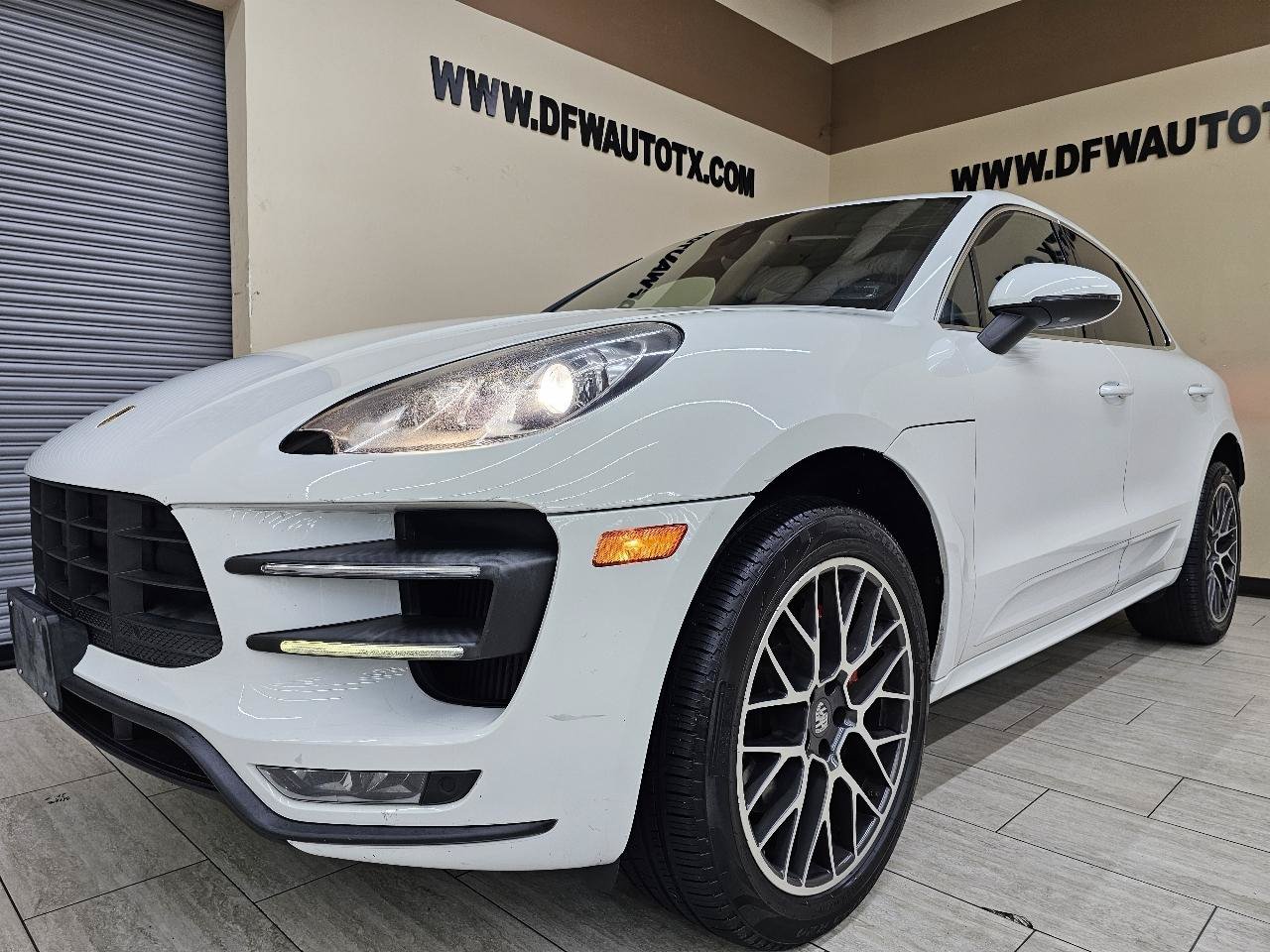 Used 2017 Porsche Macan Turbo AWD/4WD image 2