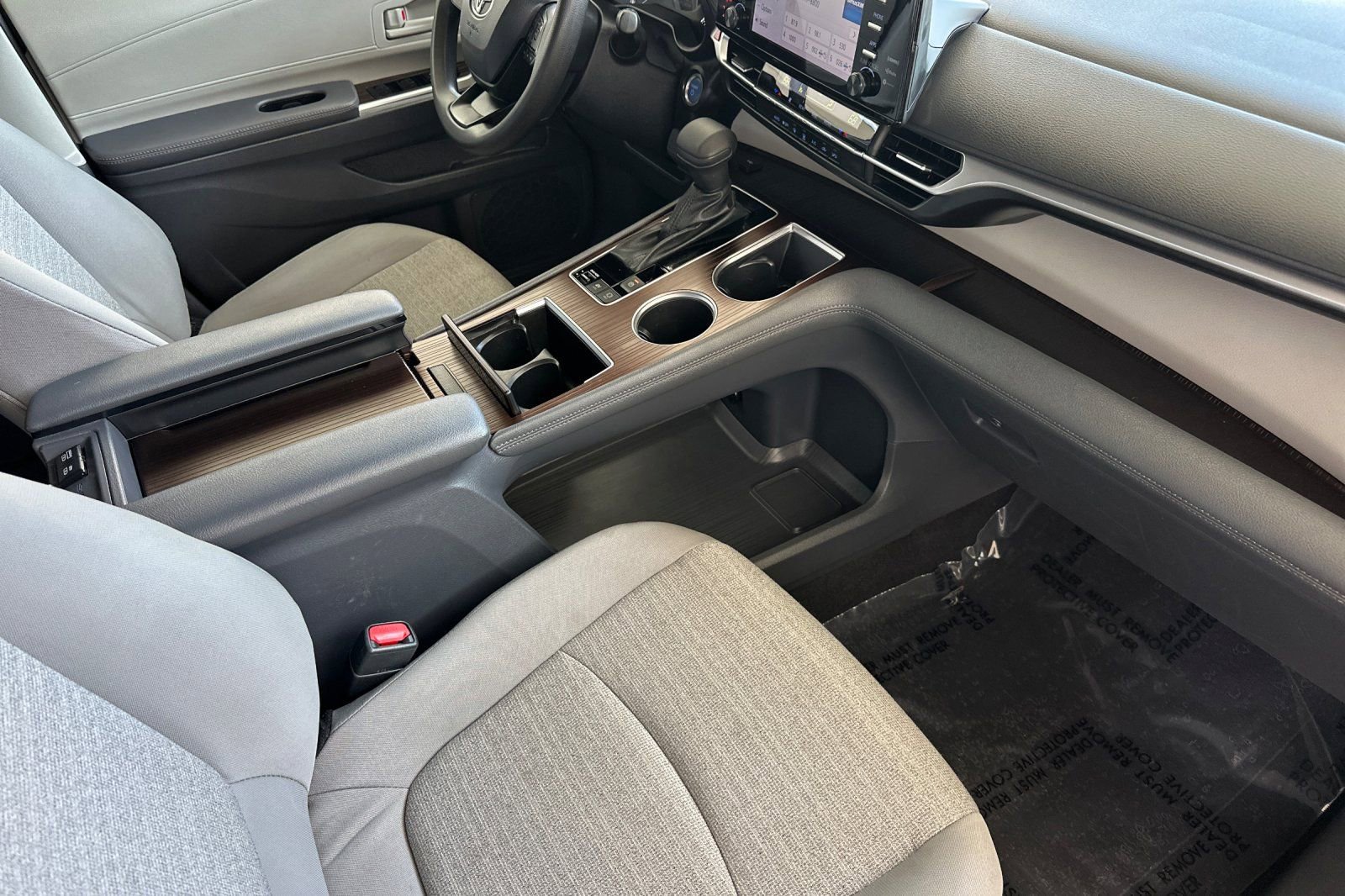 Certified 2023 Toyota Sienna LE FWD image 18