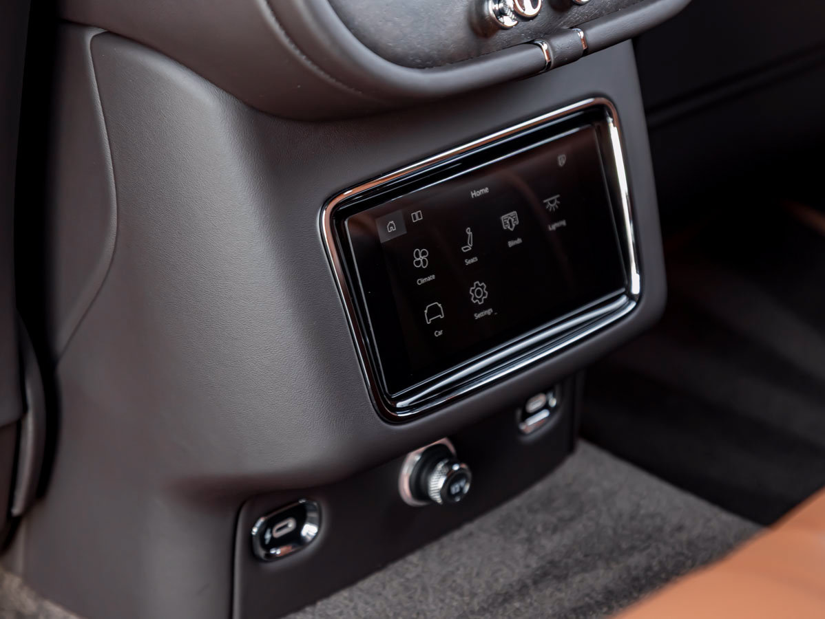 Used 2027 Bentley Bentayga AWD/4WD image 35