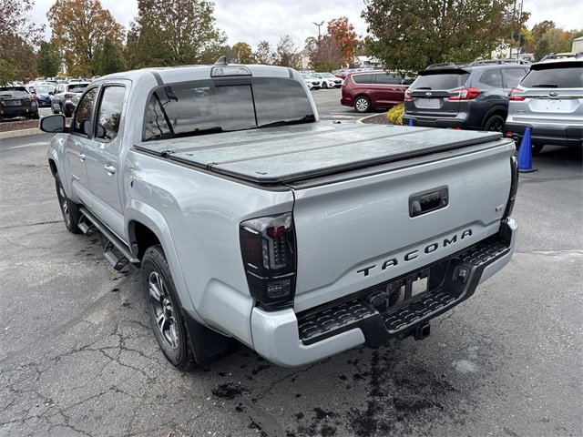 Used 2018 Toyota Tacoma TRD Sport image 9