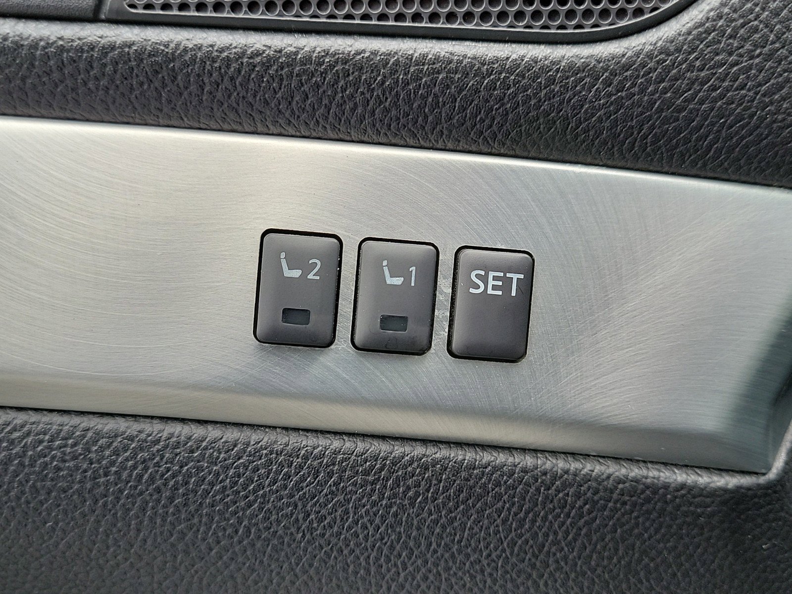 Used 2014 INFINITI Q60 Journey w/ Premium Package image 33