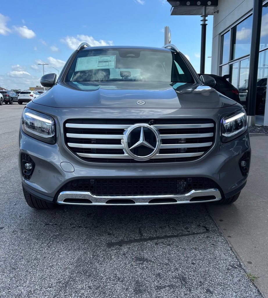 New 2026 Mercedes-Benz GLB 250 4MATIC image 3