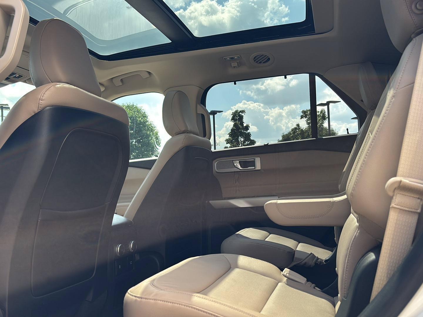 Used 2020 Ford Explorer Limited AWD/4WD image 24