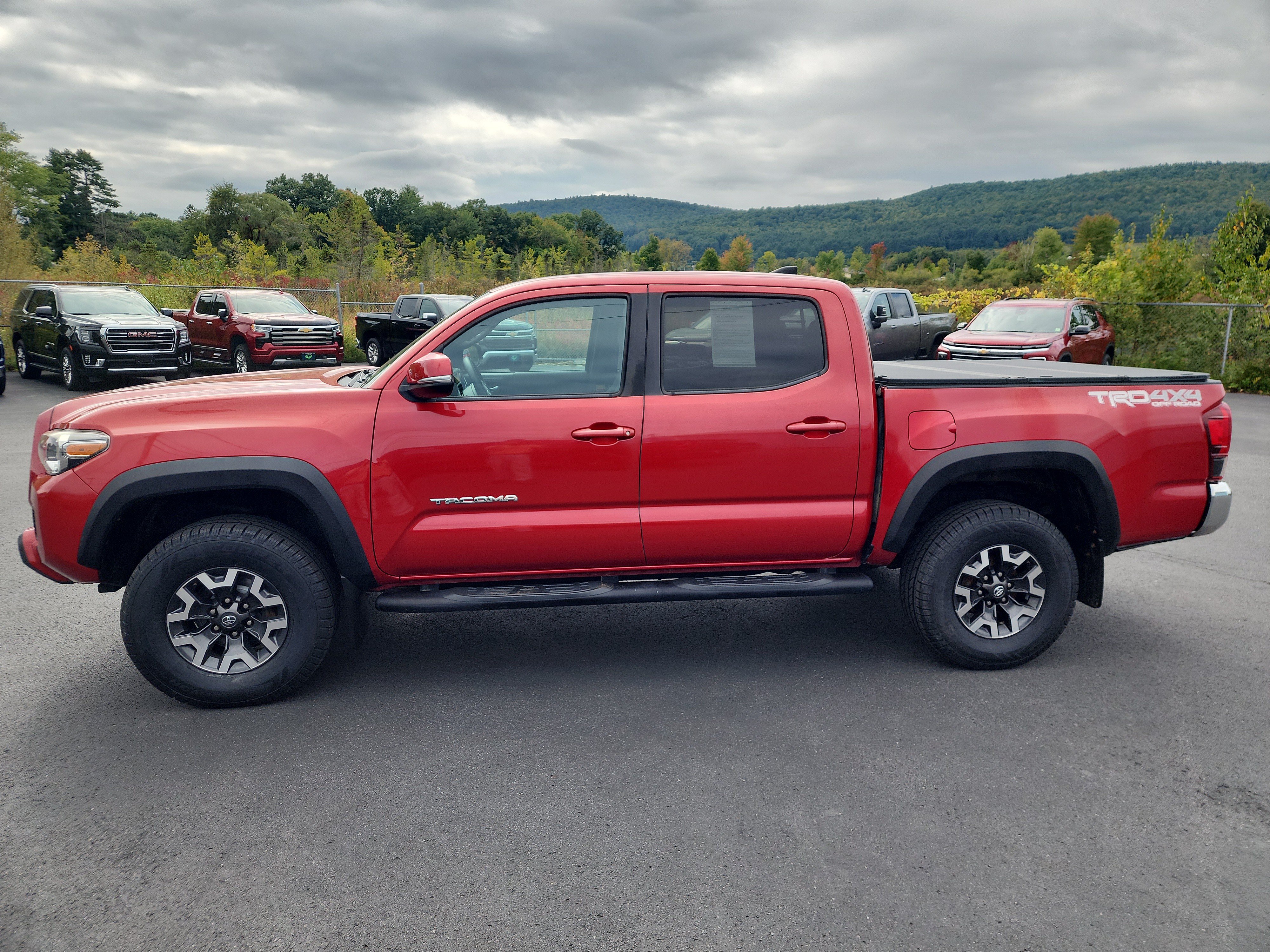 Used 2019 Toyota Tacoma TRD Off-Road AWD/4WD image 5