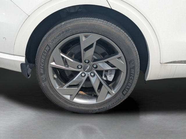 Certified 2024 Genesis Electrified GV70 AWD/4WD image 31