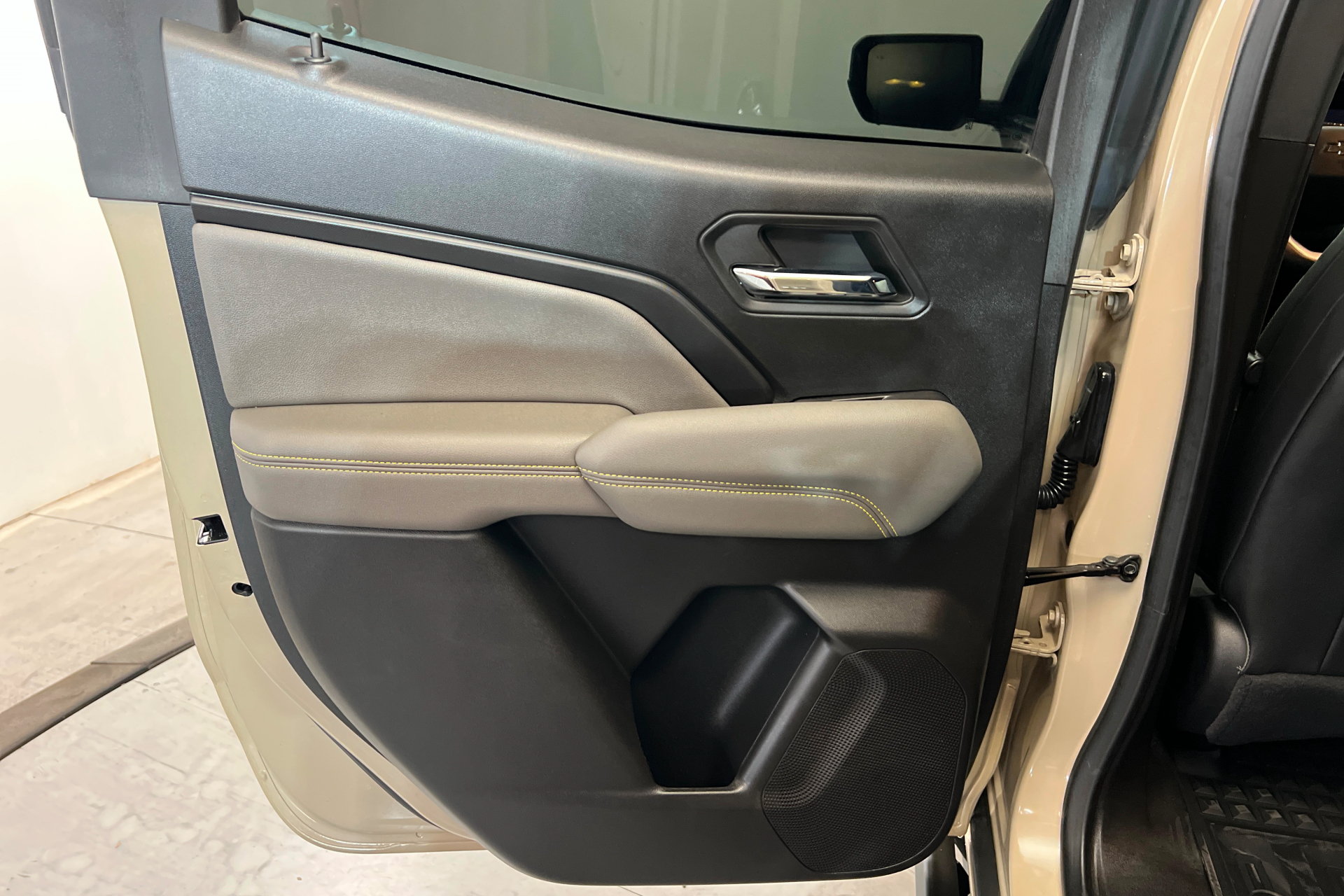 Used 2024 Chevrolet Colorado ZR2 w/ ZR2 Bison Edition AWD/4WD image 19