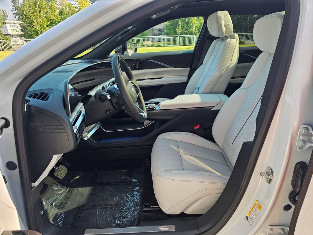 New 2026 Cadillac Lyriq Luxury AWD/4WD image 20