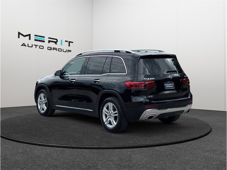 Used 2020 Mercedes-Benz GLB 250 4MATIC w/ Premium Package image 7