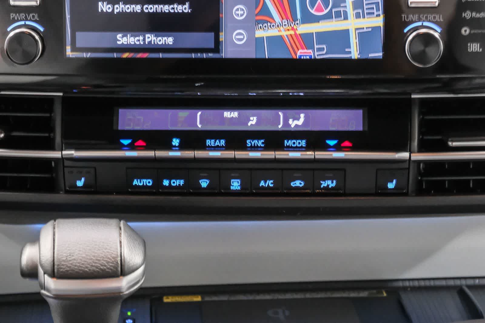 Used 2024 Toyota Sienna XSE w/ XSE Plus Package AWD/4WD image 15
