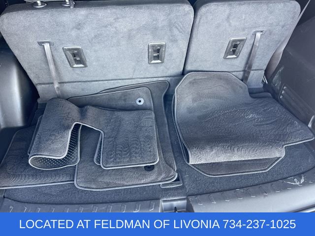 Used 2023 Chevrolet Traverse LT image 33