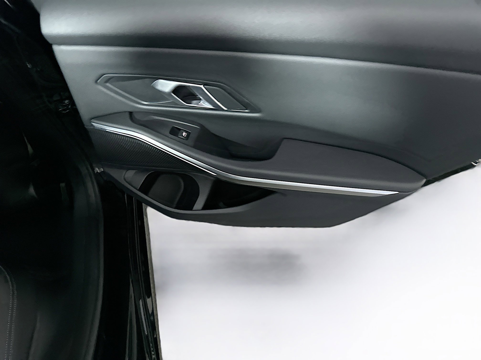 Used 2025 BMW 330i Sedan image 30