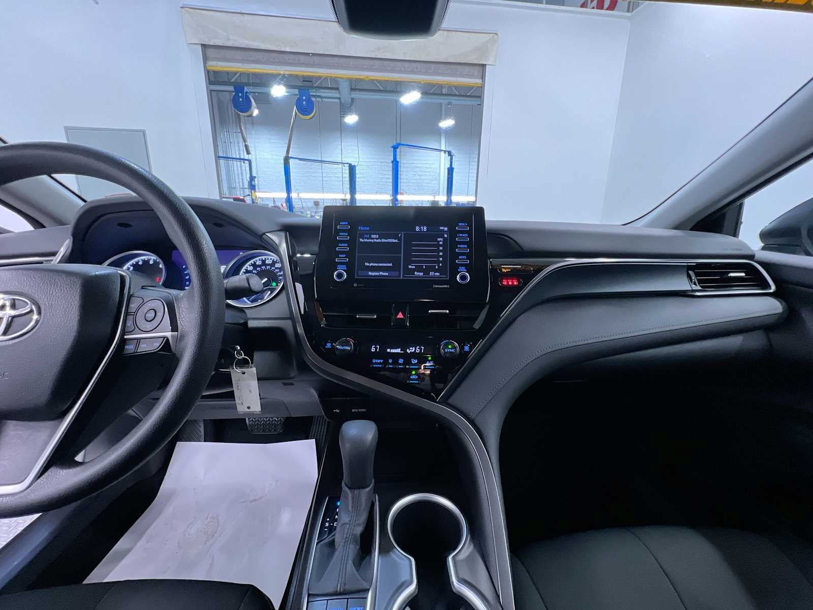 Used 2022 Toyota Camry LE w/ Carpet Mat Package (TMS) AWD/4WD image 23