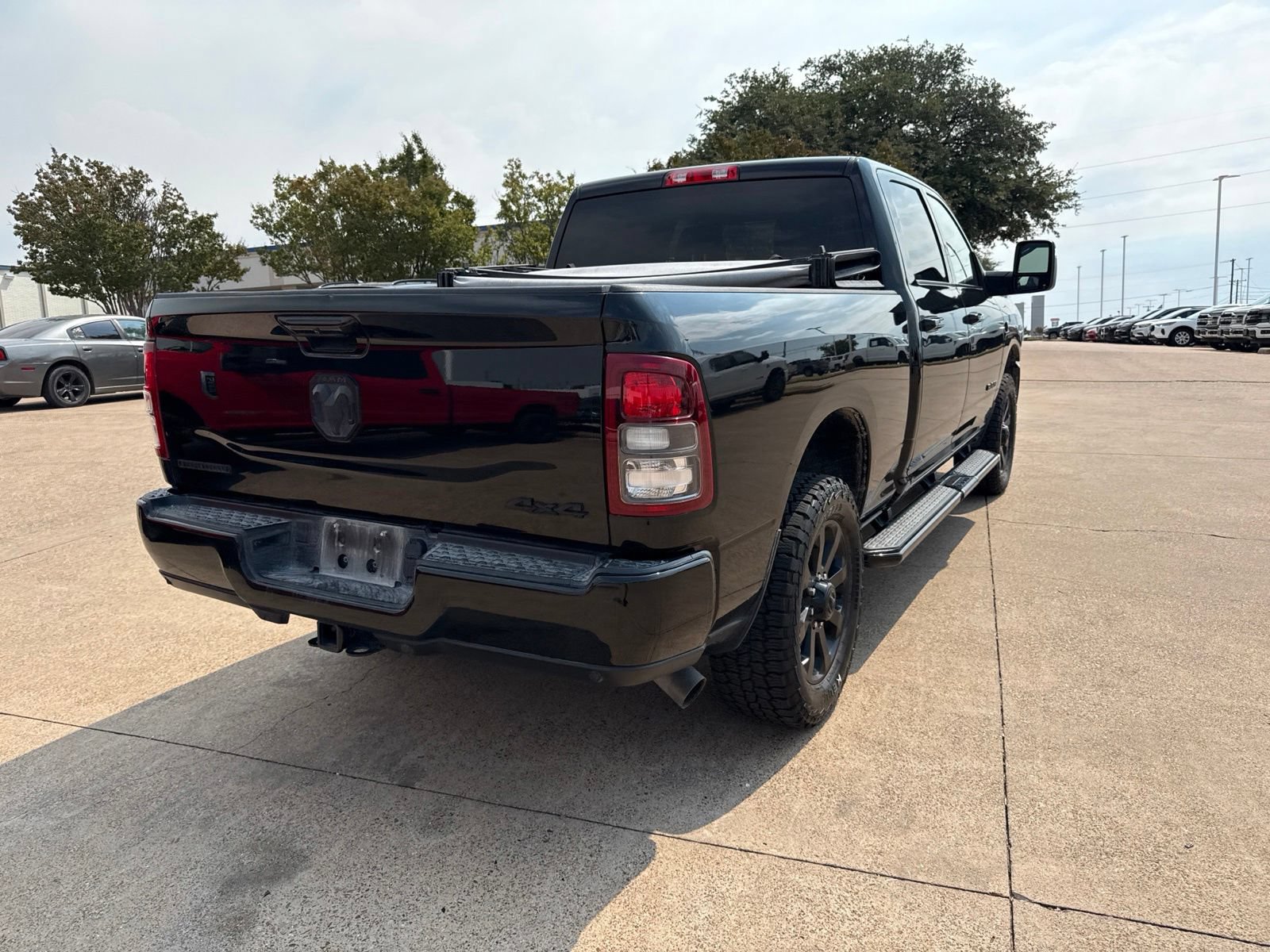 Used 2024 RAM 2500 Big Horn w/ Night Edition AWD/4WD image 7