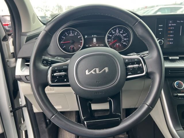 Used 2024 Kia Carnival LX FWD image 15