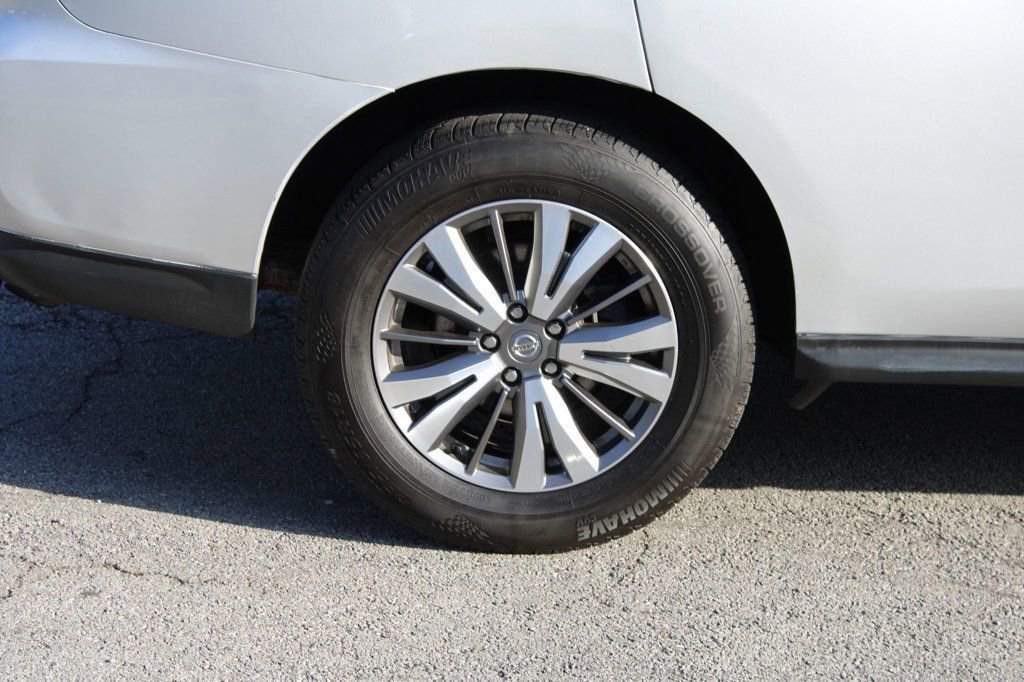 Used 2020 Nissan Pathfinder SL image 32