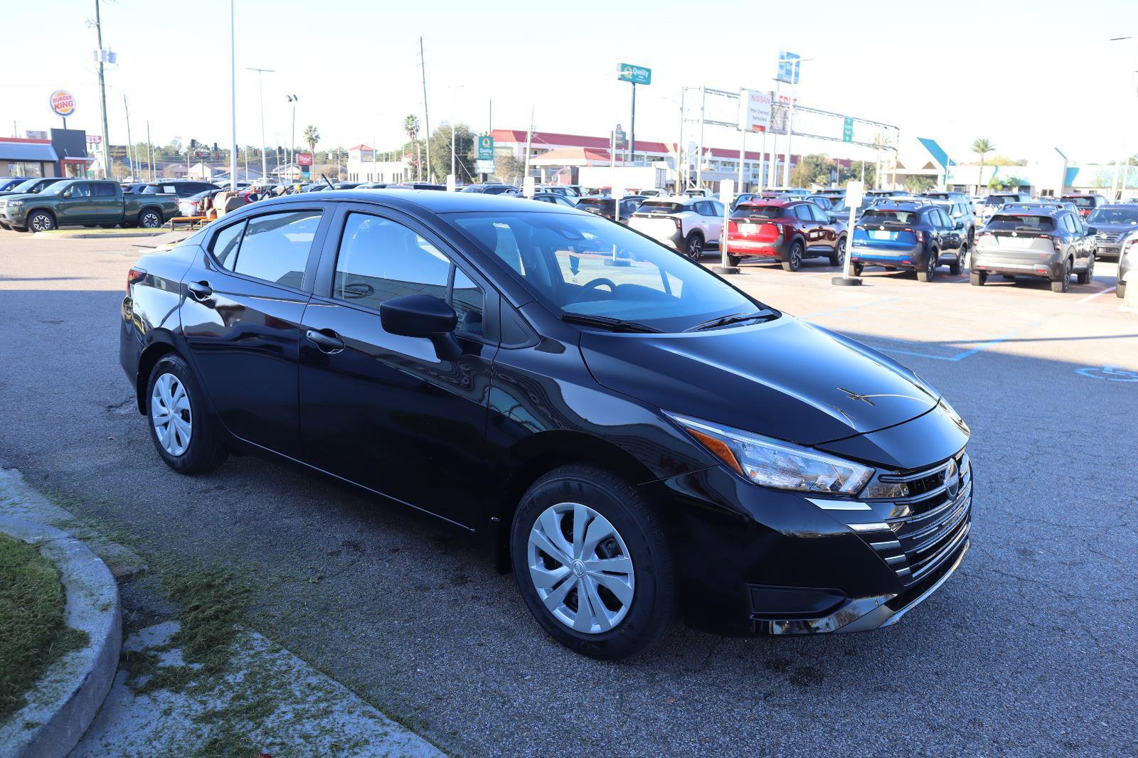 Used 2025 Nissan Versa S w/ Trunk Package image 9