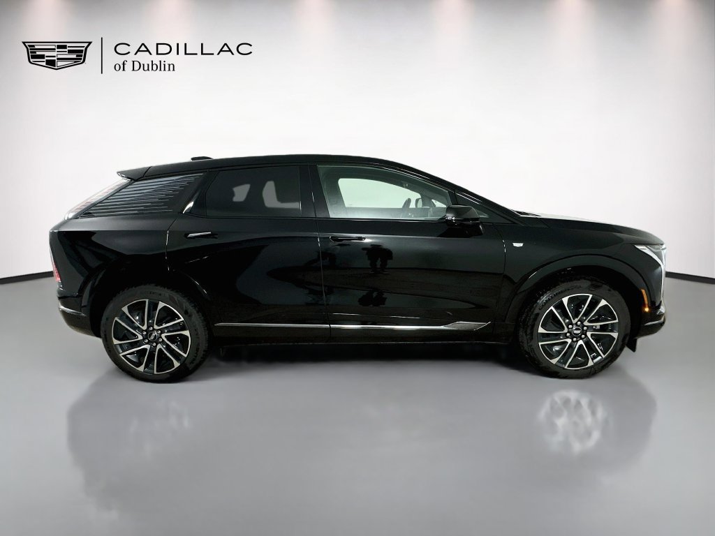 New 2027 Cadillac Optiq Sport w/ LPO, Floor Liner Package AWD/4WD image 4