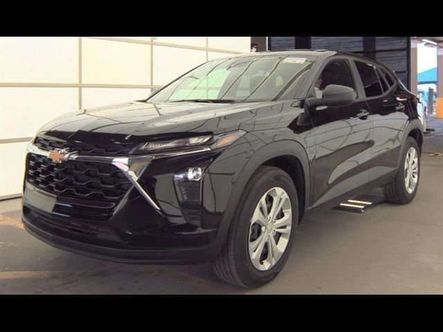 Used 2025 Chevrolet Trax LS