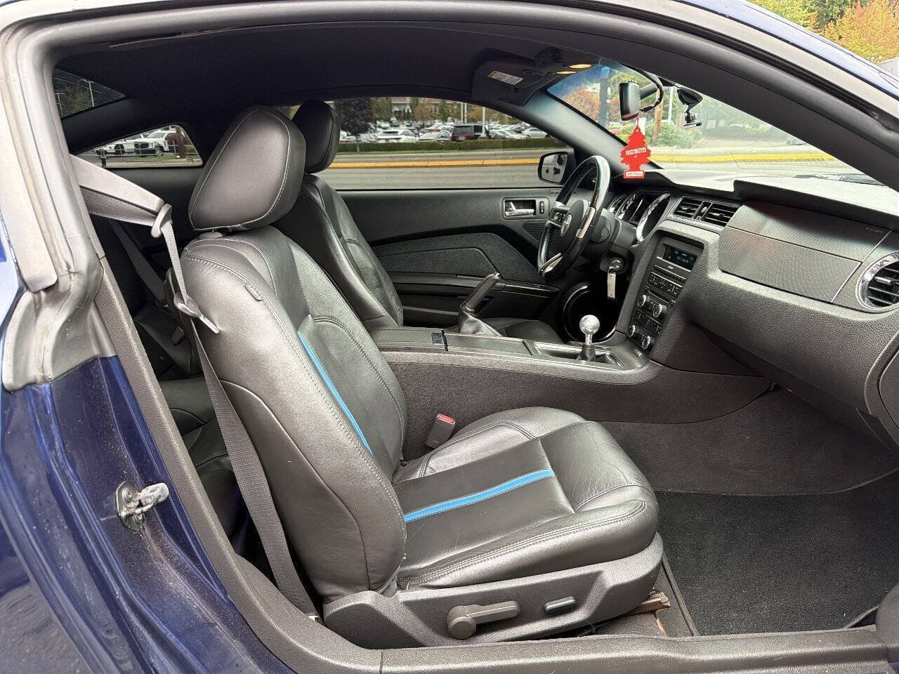 Used 2010 Ford Mustang GT Premium RWD image 16
