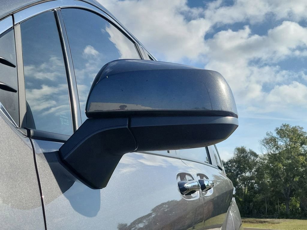 Used 2025 Toyota Sienna XLE image 6