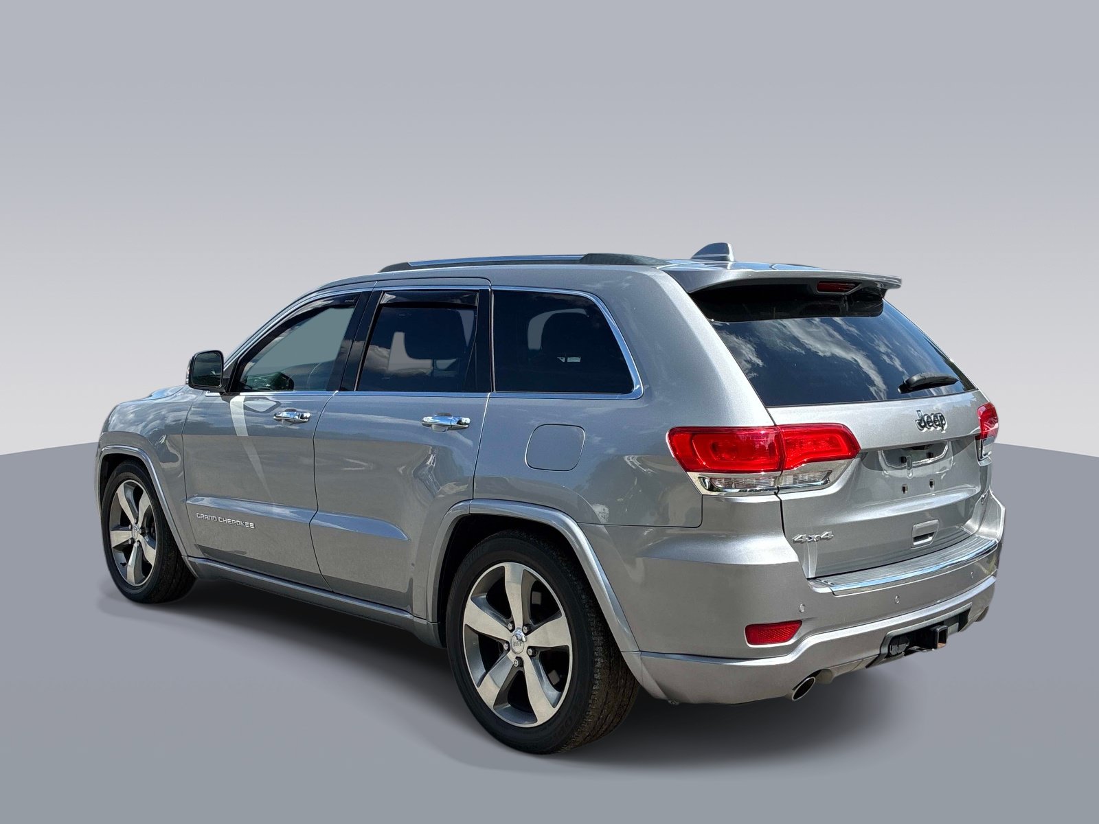 Used 2016 Jeep Grand Cherokee Overland AWD/4WD image 5