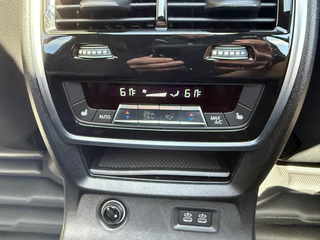 Used 2026 BMW X7 M60i w/ Executive Package image 10