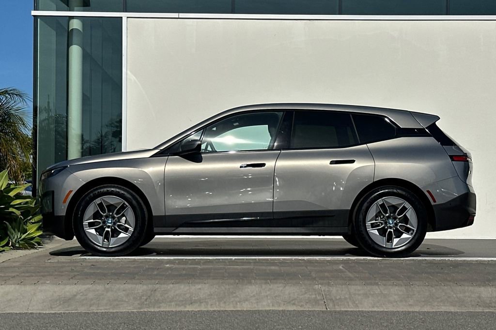 Used 2023 BMW iX xDrive50 image 6