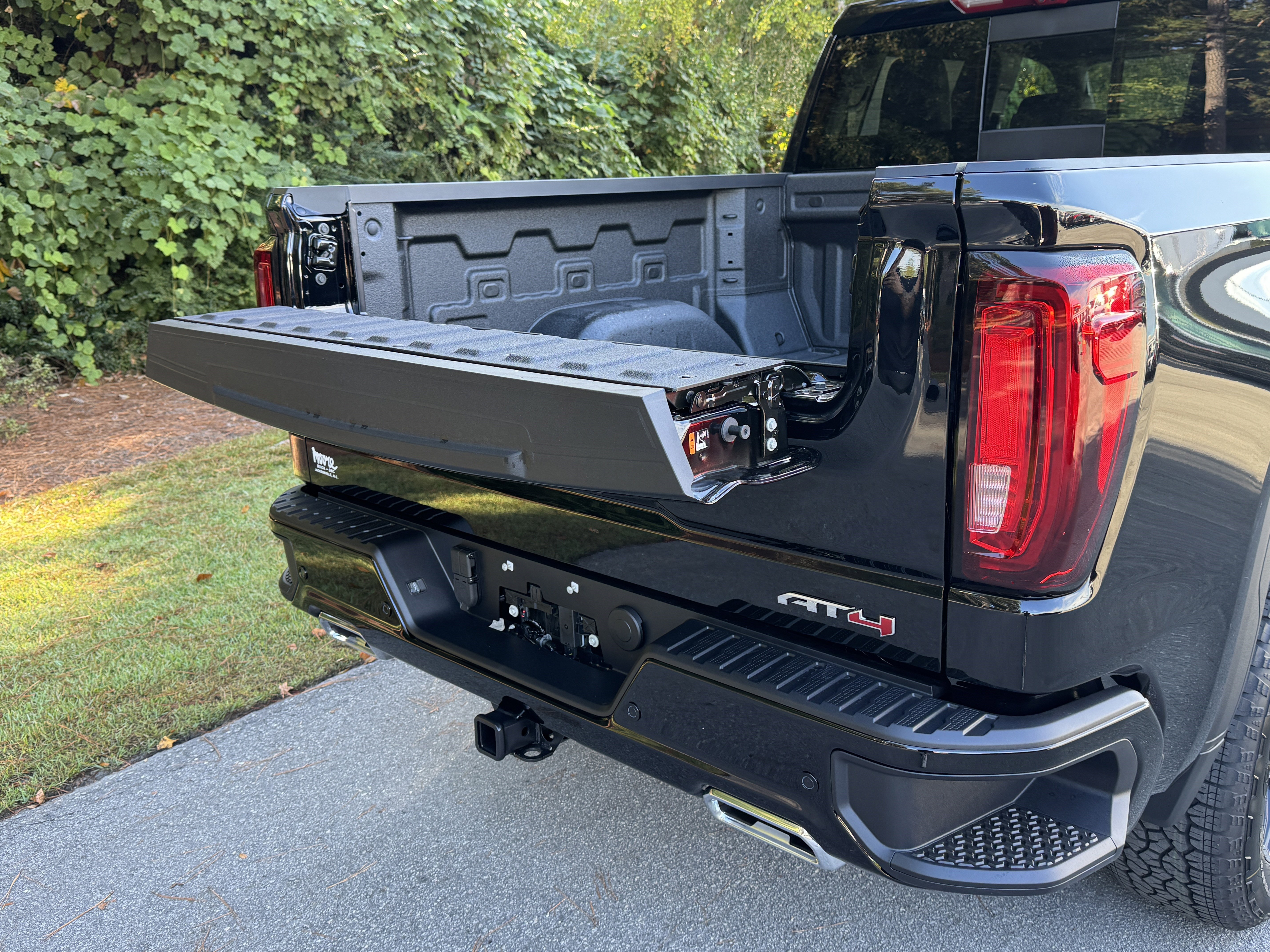New 2026 GMC Sierra 1500 AT4 w/ Technology Package image 5