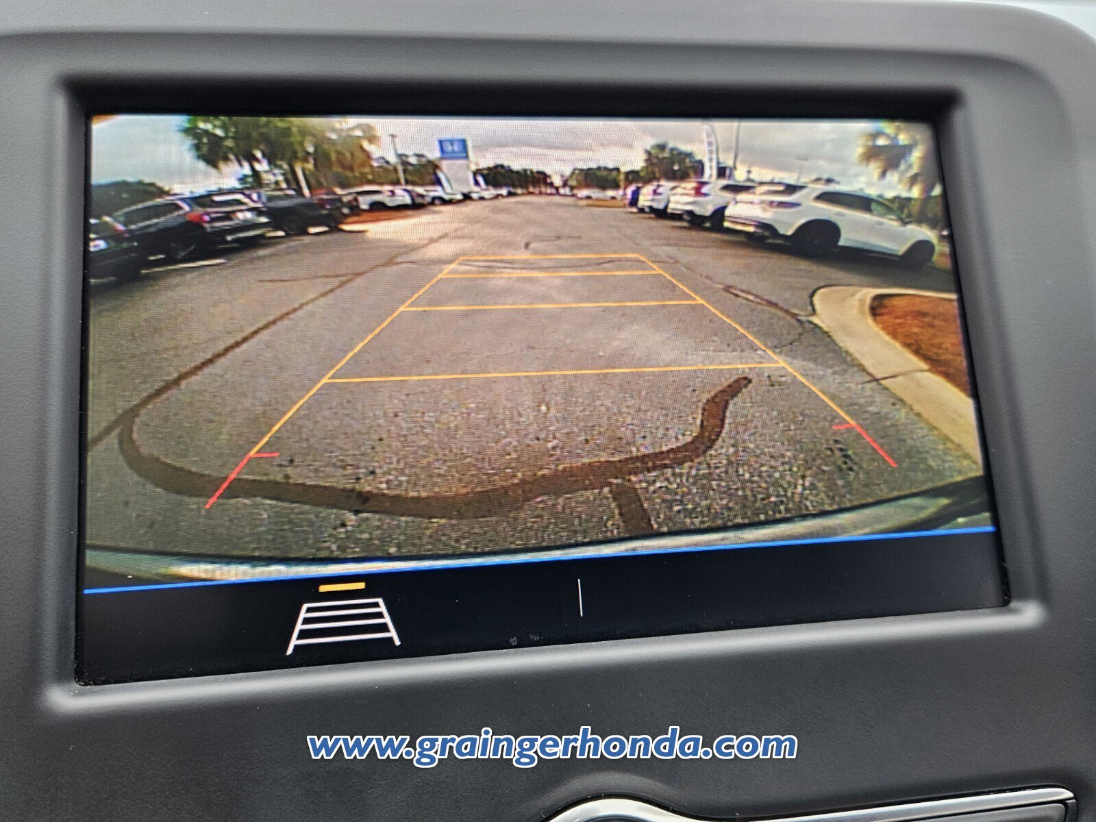 Used 2020 Chevrolet Equinox LS image 16