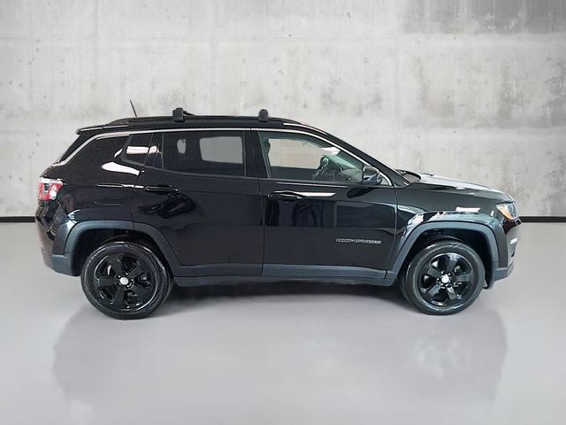 Used 2017 Jeep Compass Latitude w/ Popular Equipment Group image 4