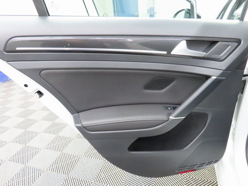 Used 2016 Volkswagen Golf R 4-Door image 48