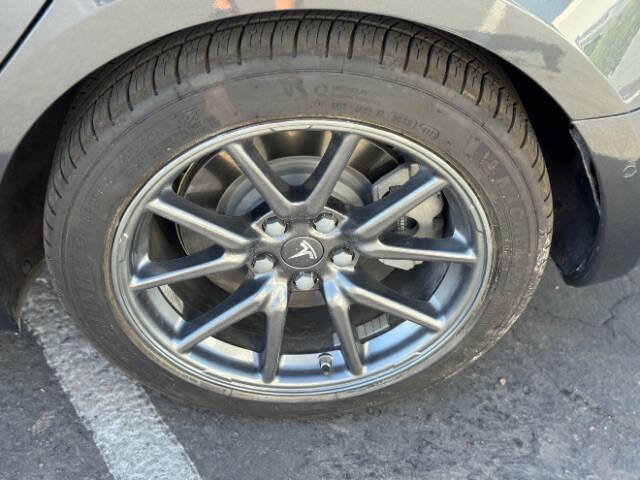Used 2018 Tesla Model 3 Long Range image 6