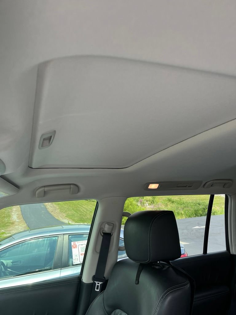 Used 2023 Nissan Armada Platinum w/ Captain's Chairs Package AWD/4WD image 5