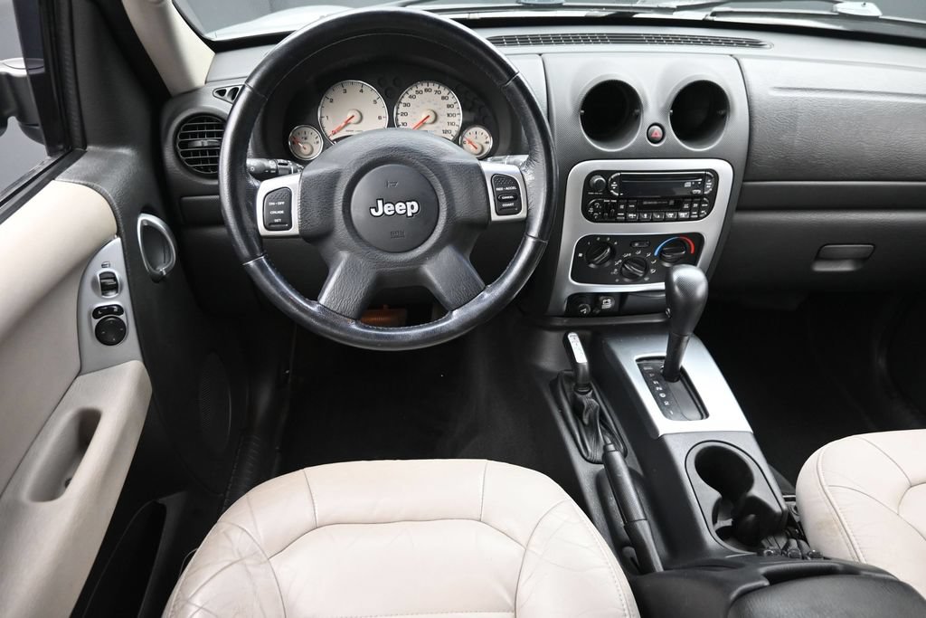 Used 2002 Jeep Liberty Limited AWD/4WD image 14