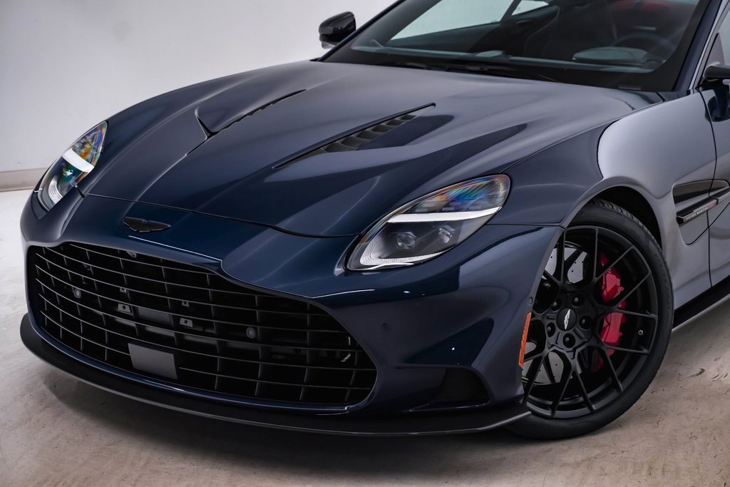New 2025 Aston Martin Vanquish image 4