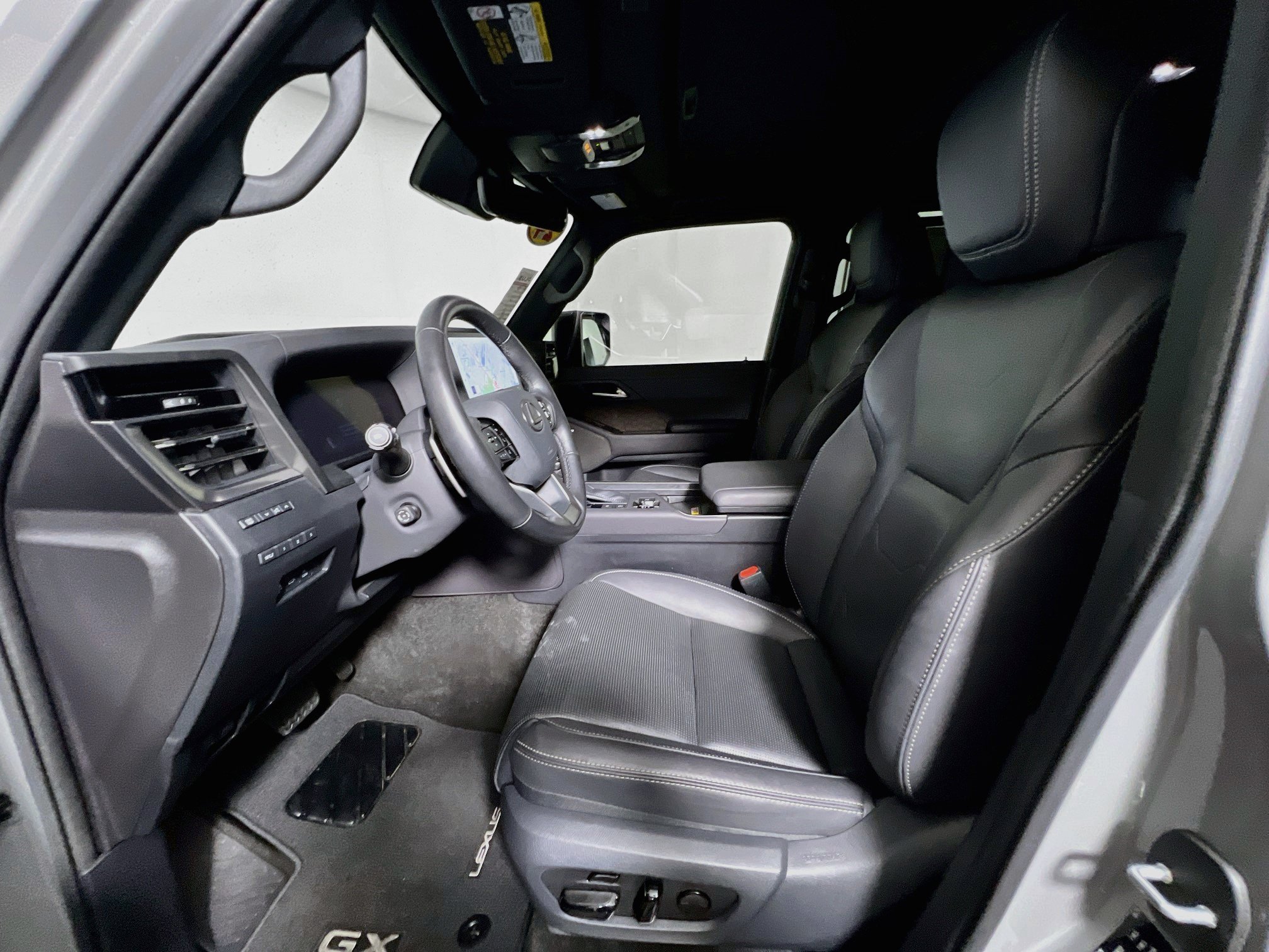 Used 2024 Lexus GX 550 w/ Accessory Package (Z1) AWD/4WD image 7
