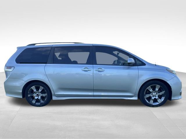 Used 2014 Toyota Sienna SE w/ SE Premium Package w/Entune FWD image 6