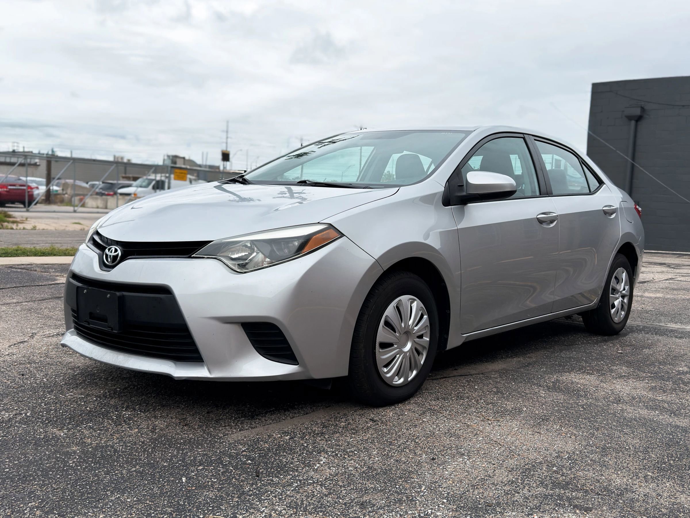 Used 2016 Toyota Corolla L FWD image 3
