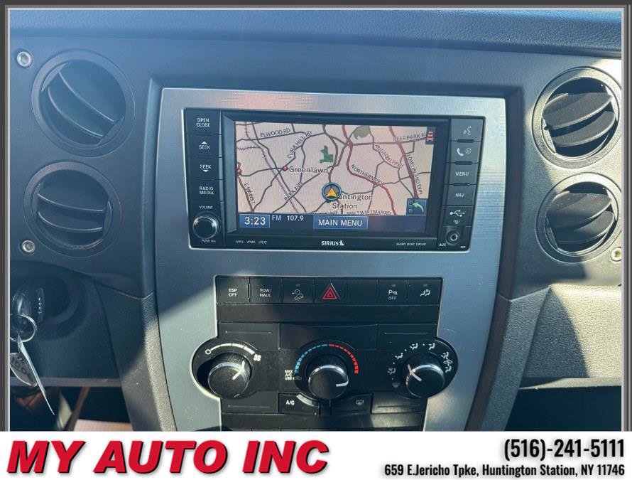 Used 2010 Jeep Commander Sport w/ Sun/Sound Group image 17