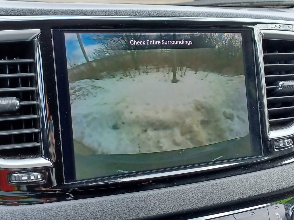 Used 2023 Chrysler Pacifica Touring-L FWD image 20