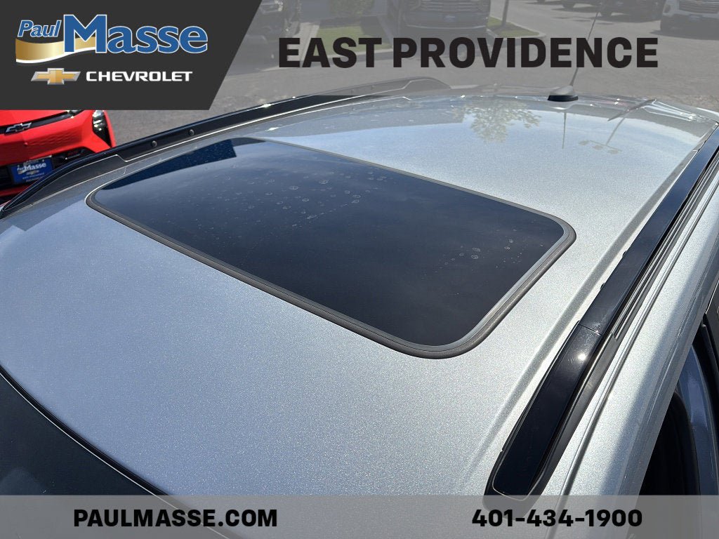 Used 2025 Chevrolet Trax RS w/ Sunroof Package FWD image 9