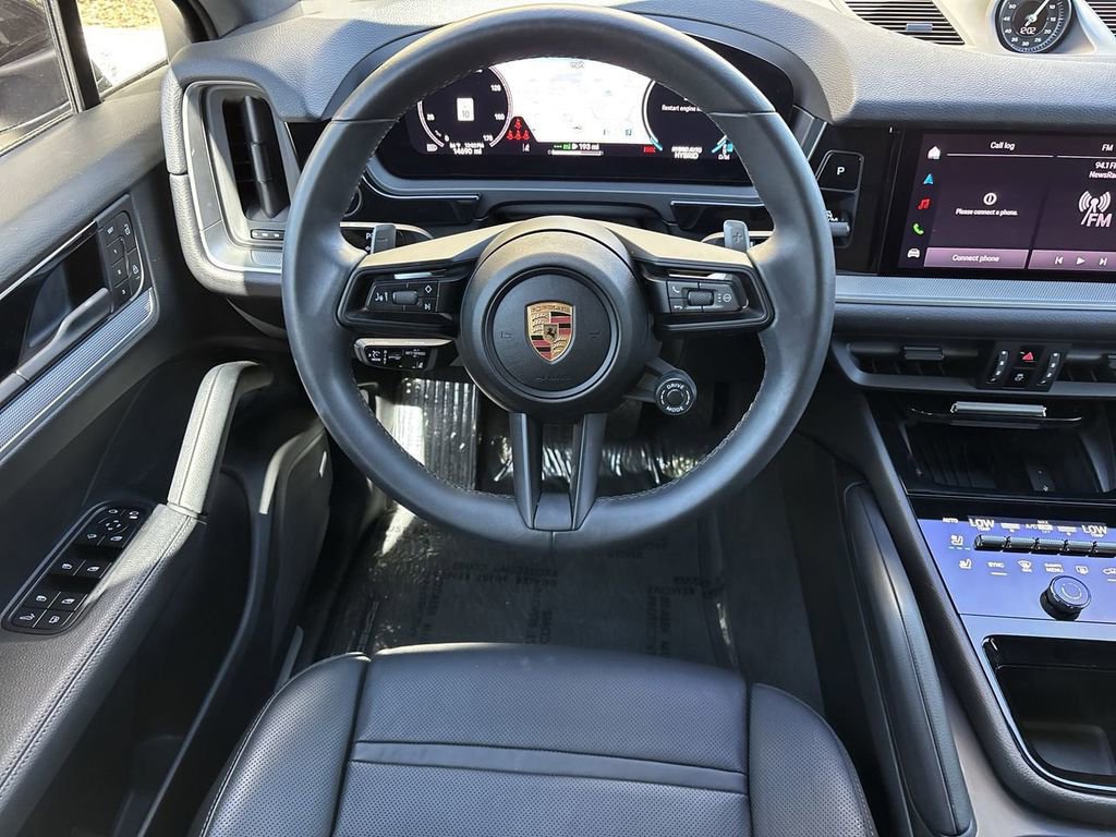 Used 2025 Porsche Cayenne E-Hybrid Coupe image 12