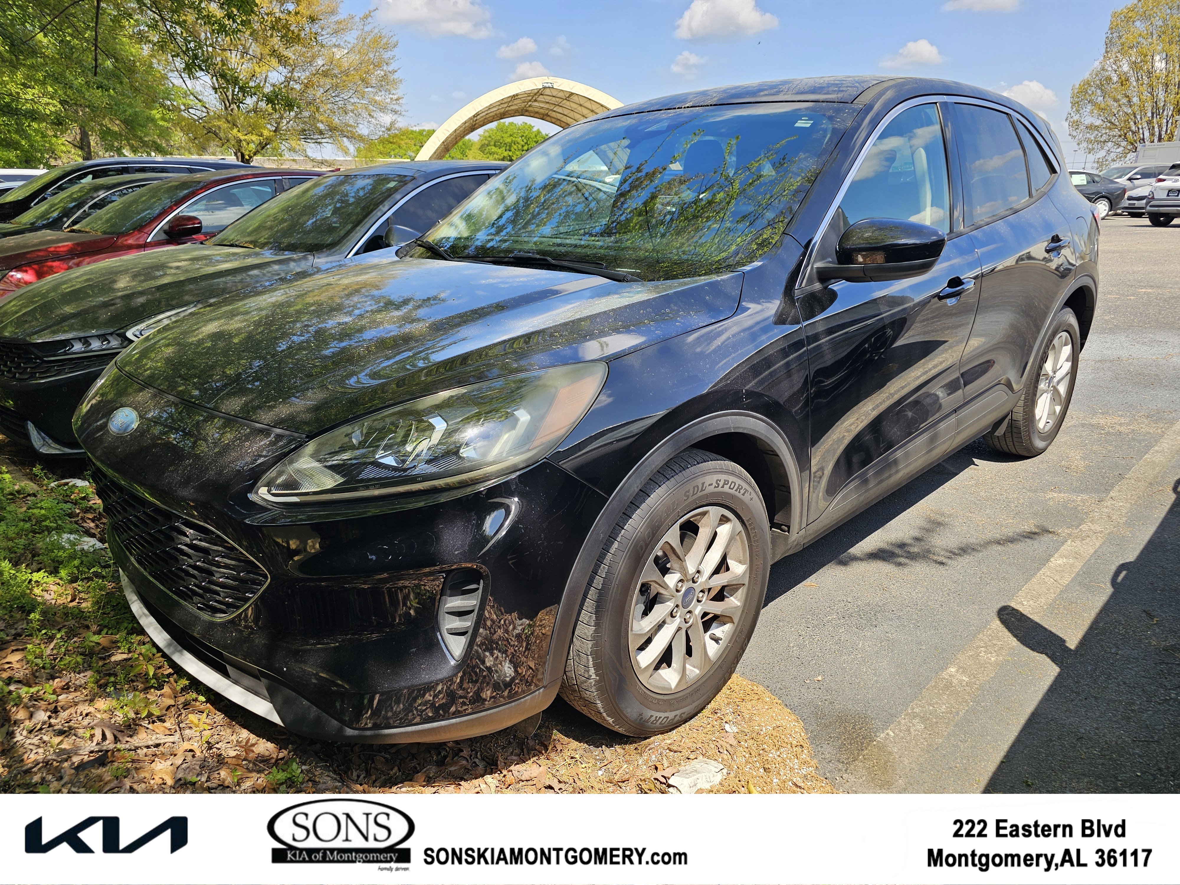 Used 2020 Ford Escape SE image 1