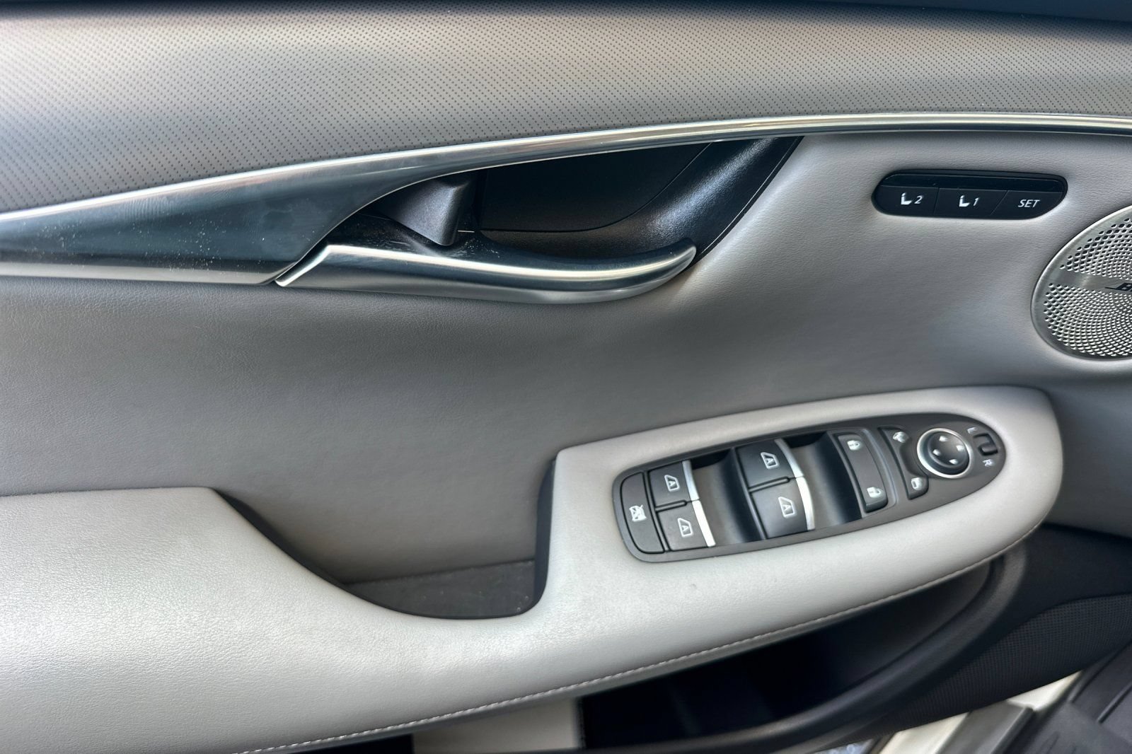 Used 2023 INFINITI QX50 Luxe FWD image 11