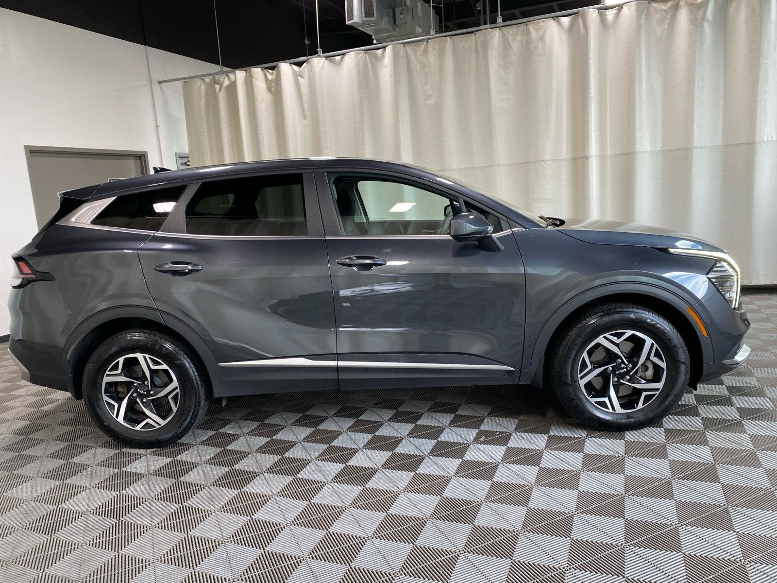 Used 2024 Kia Sportage LX AWD/4WD image 17