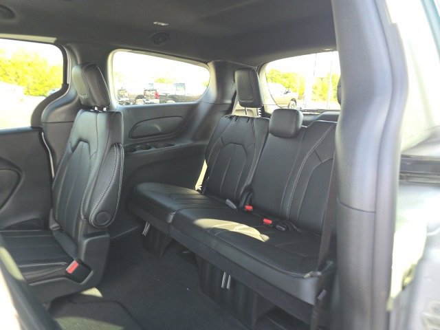 New 2026 Chrysler Pacifica Select image 20