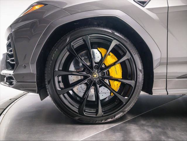 Used 2021 Lamborghini Urus image 13