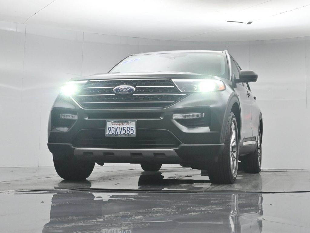 Certified 2023 Ford Explorer XLT w/ Equipment Group 202A AWD/4WD image 50