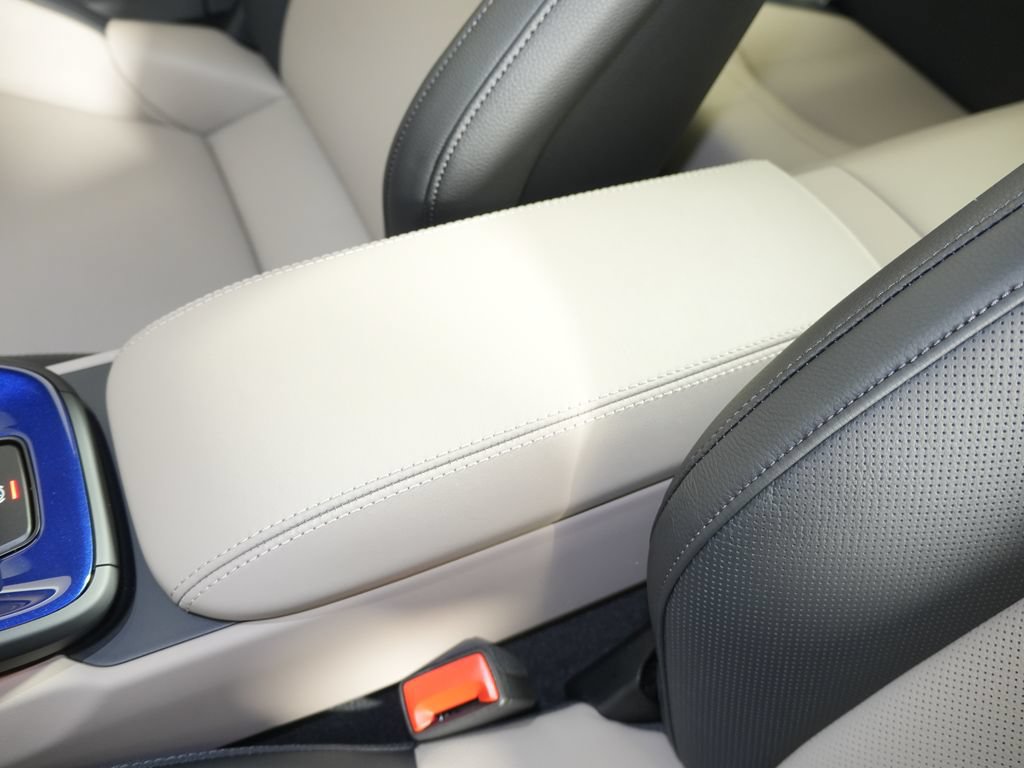 Certified 2025 Porsche 911 Carrera RWD image 36